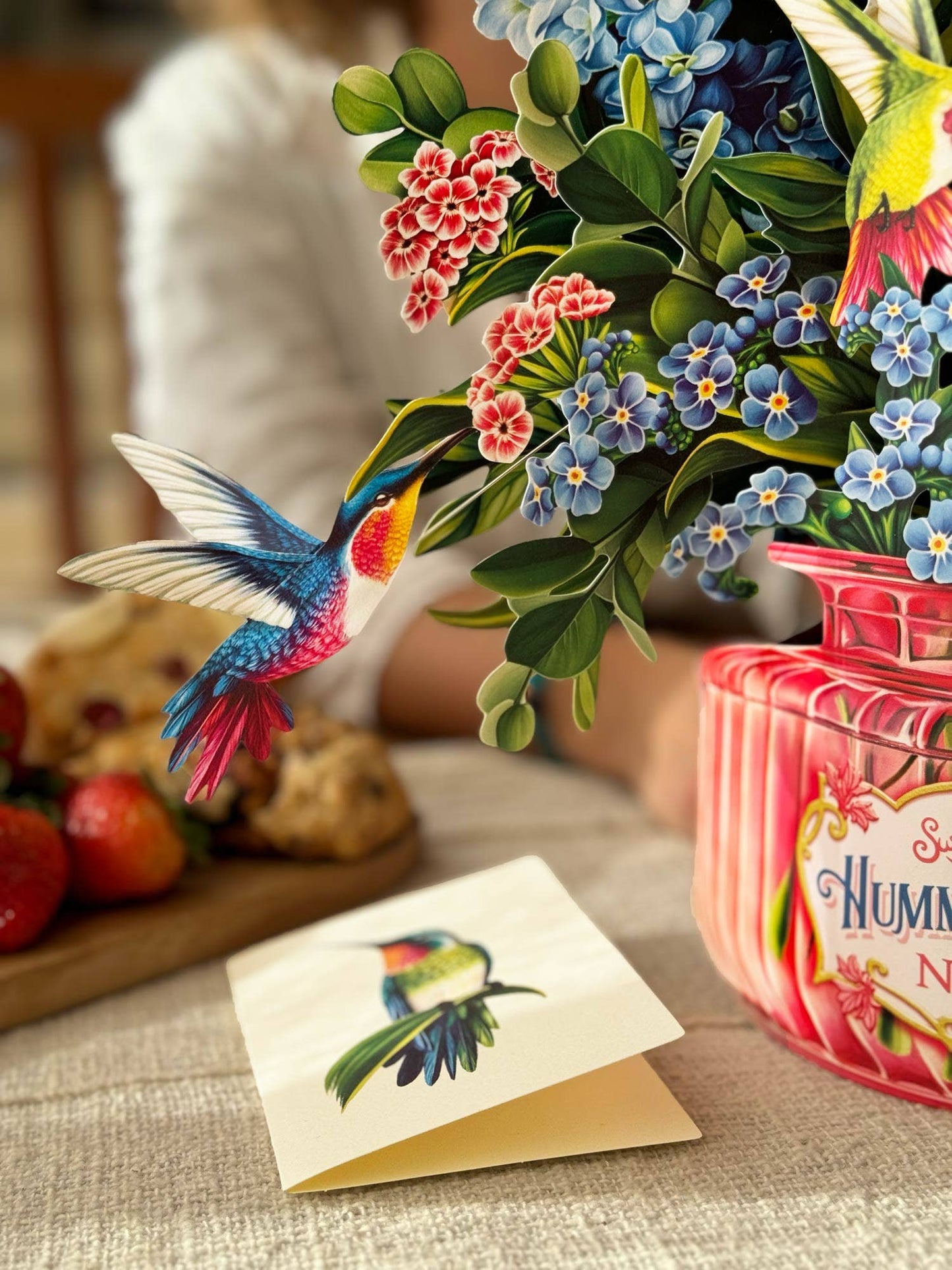 Hummingbird Oasis (8 Pop-up Greeting Cards)