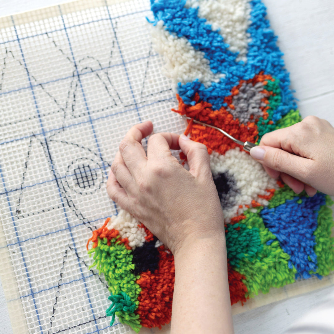 Harrisville Designs - Latch Hooking Kit, Fox