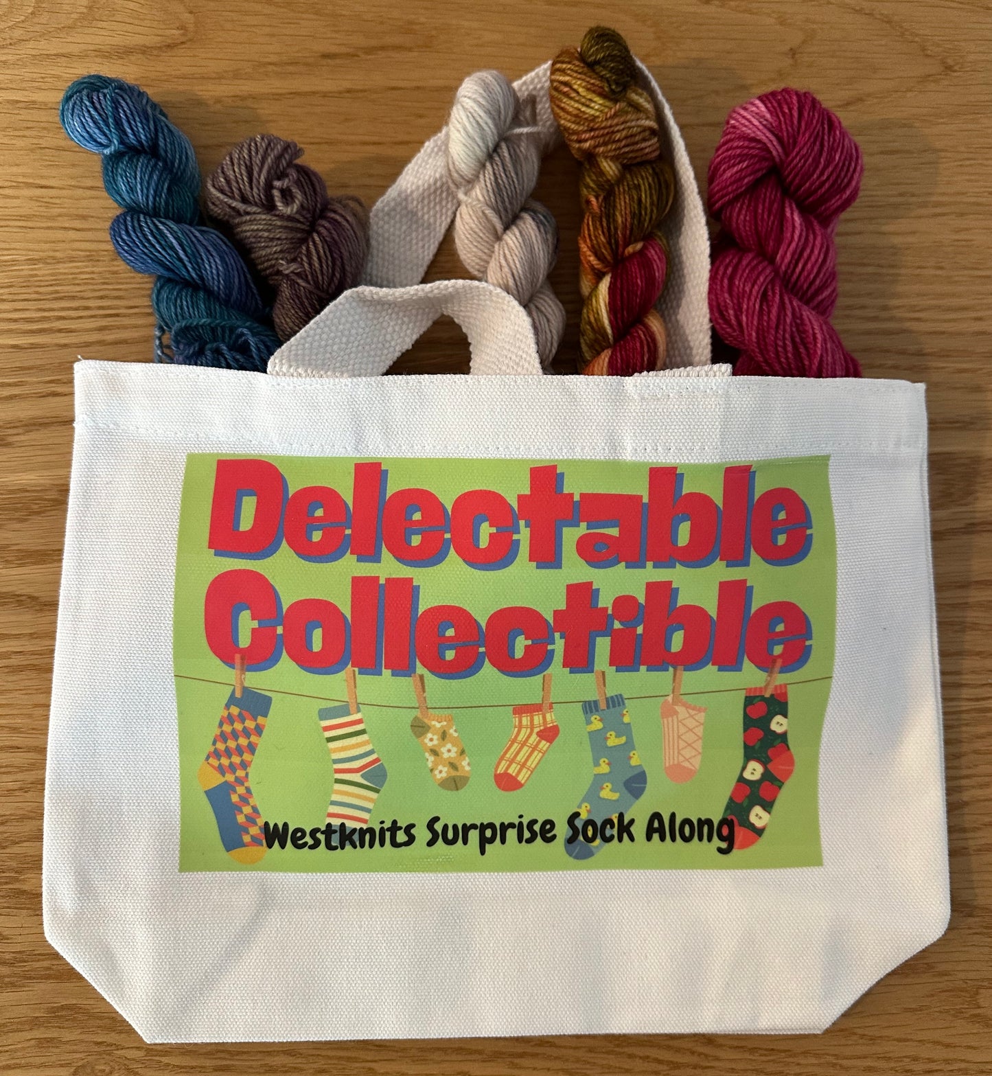 3CF - Delectable Collectible, Surprise Sock Along Kit