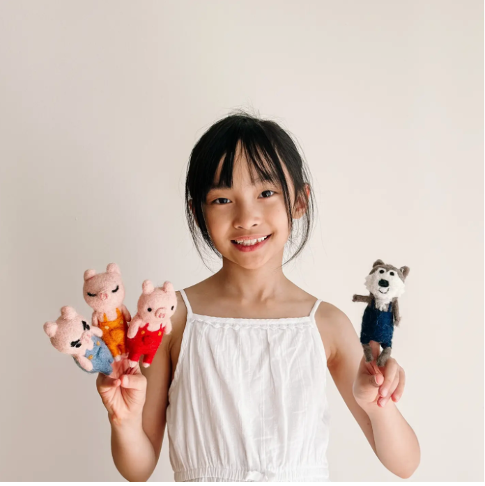 Felt Three Pigs Finger Puppet set