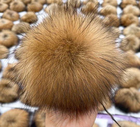 Lotus Raccoon PomPom